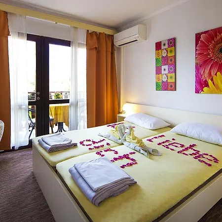 Guest house Zeba & Riviera 3*