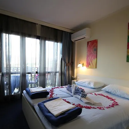 Zeba & Riviera 3*
